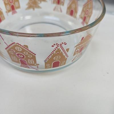 Pyrex Gingerbread House Bowl Clear Christmas Plate