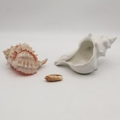 Lot of Vintage: Clear Glass and Milk White Anchor Hocking Glass Tray / Bowl, Long Cowrie Shell Necklace Lei 52", Seashells, Tropical...