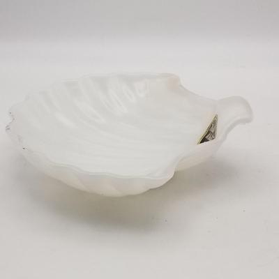 Lot of Vintage: Clear Glass and Milk White Anchor Hocking Glass Tray / Bowl, Long Cowrie Shell Necklace Lei 52", Seashells, Tropical...