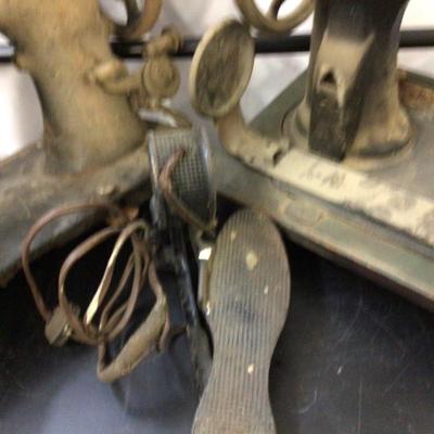 Vintage Sewing Machine Lot