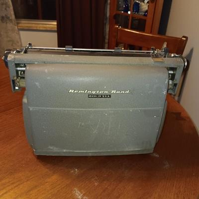 REMINGTON RAND MANUAL TYPEWRITER