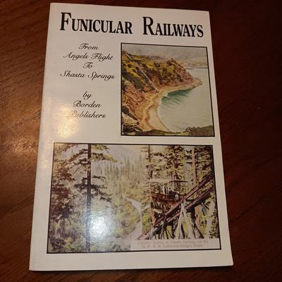 2 ILLUSTRATED COFFEE TABLE AND 1 OTHER BOOK ON TRAINS