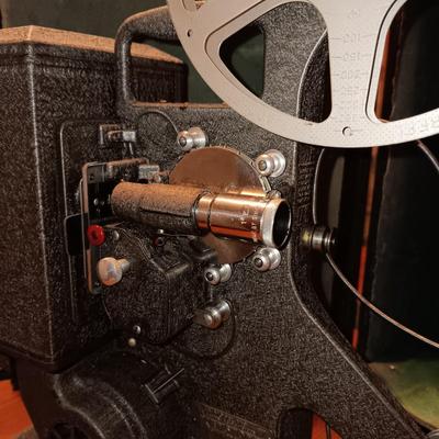 WORKING KEYSTONE 8 MM MOVIE PROJECTOR MODEL M-8