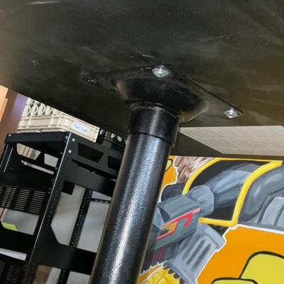 X103-Cute Table with two metal stools