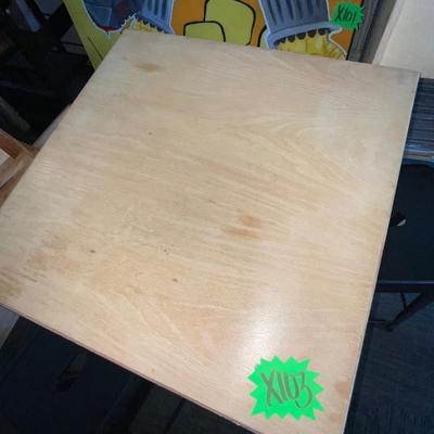 X103-Cute Table with two metal stools