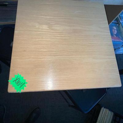 X104-Cute table with two stools