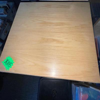 X105-Cute table with two stools