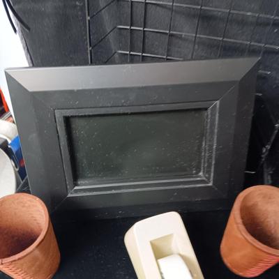 OFFICE SUPPLIES AND A DIGITAL PHOTO FRAME