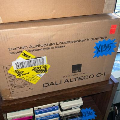 X135-Dali Alteco C-1