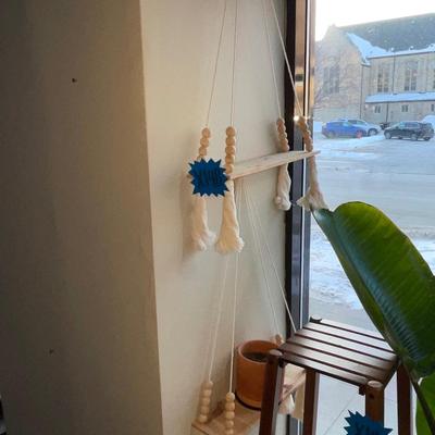 X148-Pair of hanging shelves