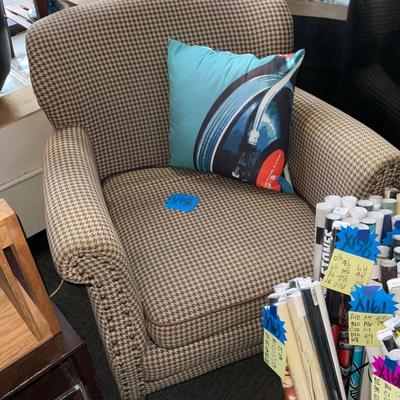 X156-Armchair plus pillow