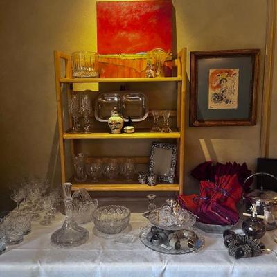 TW SIGNED ARTWOKD
VINTAGE CRYSTAL PIECES