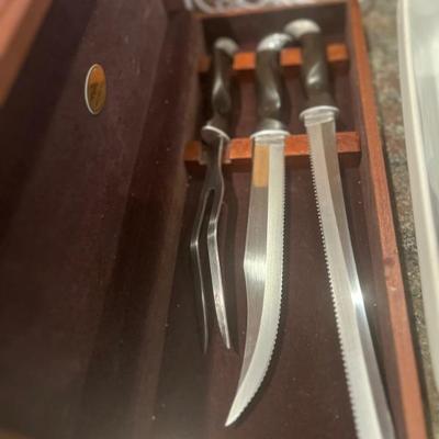 CUTCO CARVING SET
