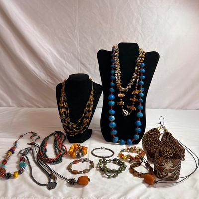 Beaded Necklaces & Bracelets (K-RG)