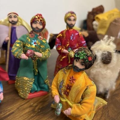 Handmade Nativity Scene (GB-BM)