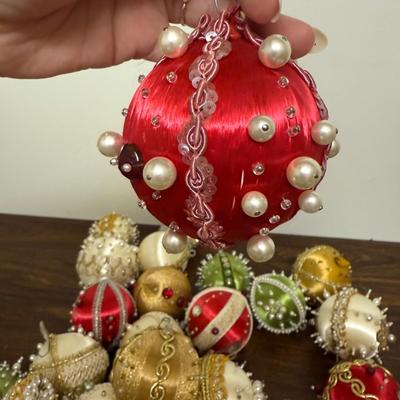 Beautiful Beaded Ornaments (GB-BM)
