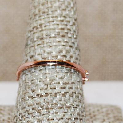 Size 8 ½ Marked .925 Small Round Set of 17 Staggered Stones on a ROSE GOLD Band (1.5g)