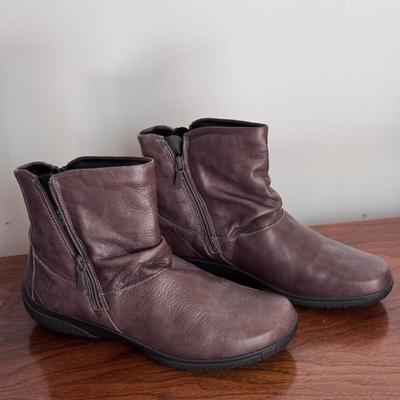 Le Chameau, Jack Rogers, Trotters and Other Women’s Shoes - Size 9-10 (PC-DZ)