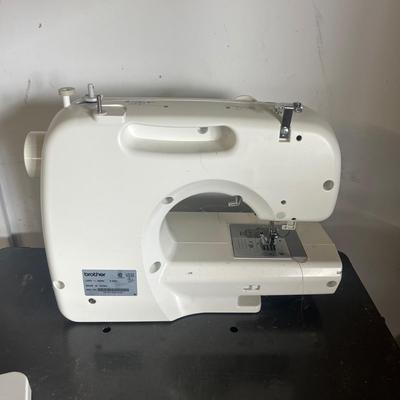 Brother CS 100 Sewing Machine (BS-MG)