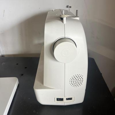 Brother CS 100 Sewing Machine (BS-MG)