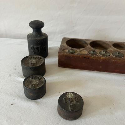Abacus, Scale Weights & Brass Hanging Scale (BS-MG)