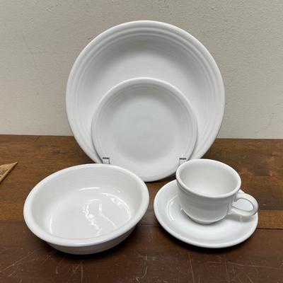 Fiestaware Place Setting White 5 pc Plates Bowls Cup & Saucer