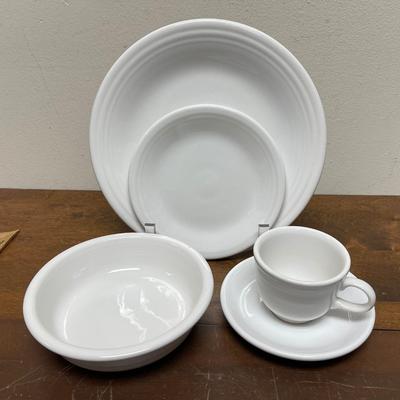 Fiestaware Place Setting White 5 pc Plates Bowls Cup & Saucer
