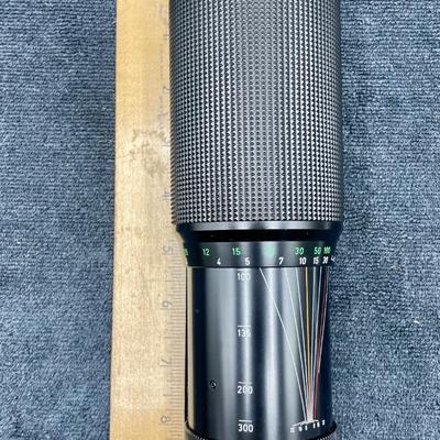 Canon Lens FD 100-300mm 1:5.6 Zoom Lens