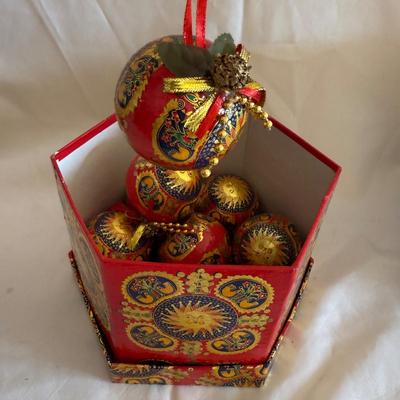Christmas Ornaments for Everyone! (GB-BM)
