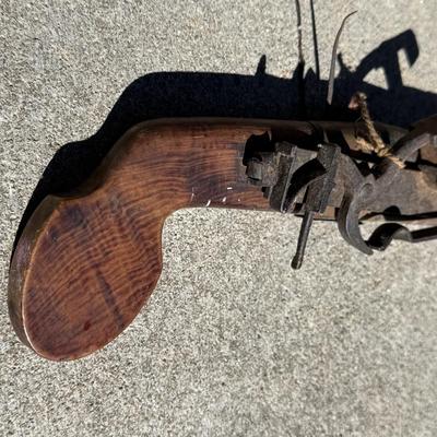 Antique Hmong Flintlock Rifle with Powder Horn & More (BS-MG)