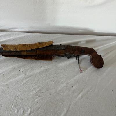 Antique Hmong Flintlock Rifle with Powder Horn & More (BS-MG)
