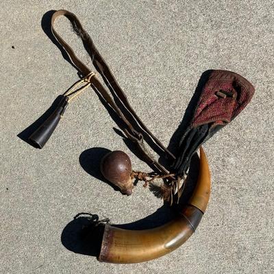 Antique Hmong Flintlock Rifle with Powder Horn & More (BS-MG)