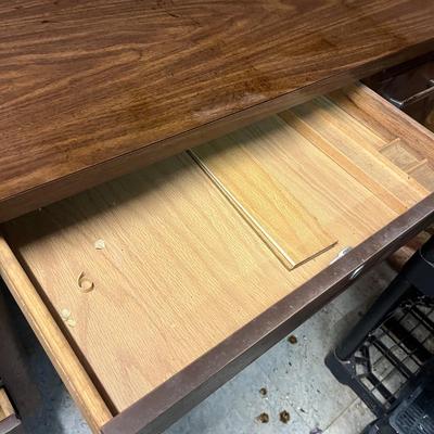 Five Dovetailed Drawer Wooden Desk (BS-MG)