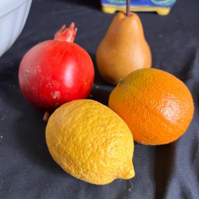 Fruit Themed Pottery Bowls Jay Willfred Plus Roma Inc & Faux Fruit (K-RG)