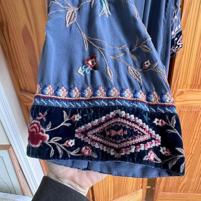 Collection of Johnny Was Women’s Blouses - Size XL (PC-DZ)