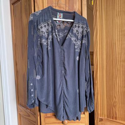 Collection of Johnny Was Women’s Blouses - Size XL (PC-DZ)