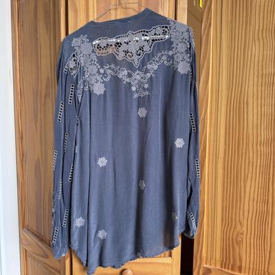 Collection of Johnny Was Women’s Blouses - Size XL (PC-DZ)
