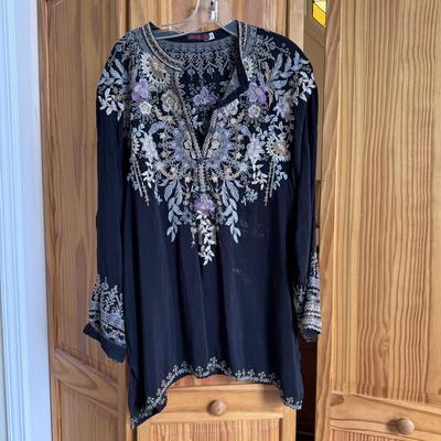 Collection of Johnny Was Women’s Blouses - Size XL (PC-DZ)