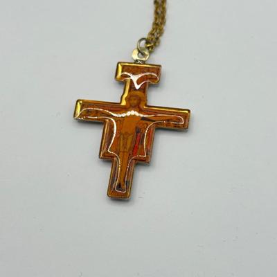 LOT 175J: Vintage Cross & Crucifix Pendants
