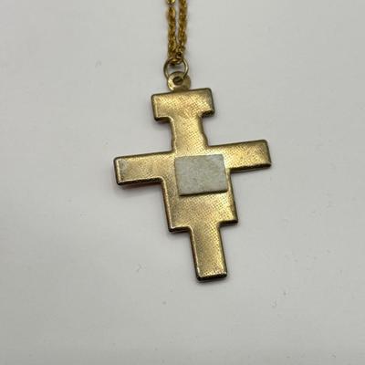 LOT 175J: Vintage Cross & Crucifix Pendants