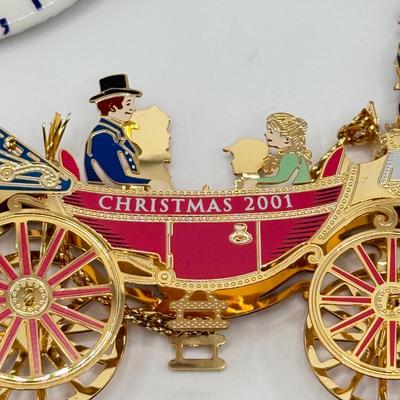 LOT 180J: 2001 White House Christmas Ornament & Collection of Republican Campaign Buttons