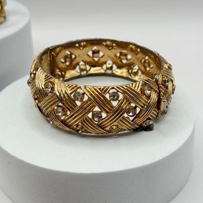 LOT 186J: Vintage Gold Tone Costume Jewelry: Trifari, Coro, Corocraft & More