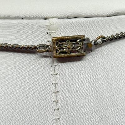 LOT 187J: Jewelry Collection: Necklace, Brooches & Pendant