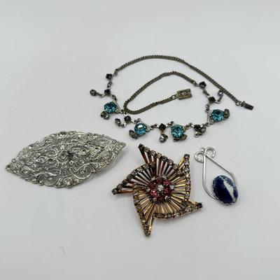 LOT 187J: Jewelry Collection: Necklace, Brooches & Pendant