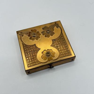 LOT 191J: Vintage Gold Tone Compacts