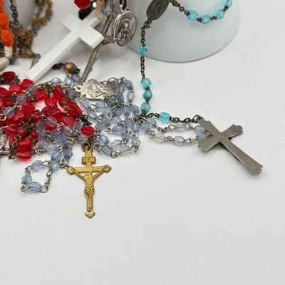 LOT 188J: Collection of Rosaries & Prayer Beads
