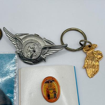 LOT 189J: Religious Pendants, Charms & Pins