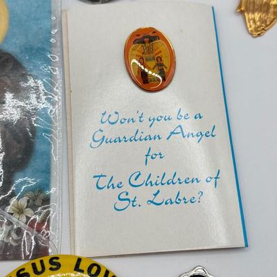 LOT 189J: Religious Pendants, Charms & Pins