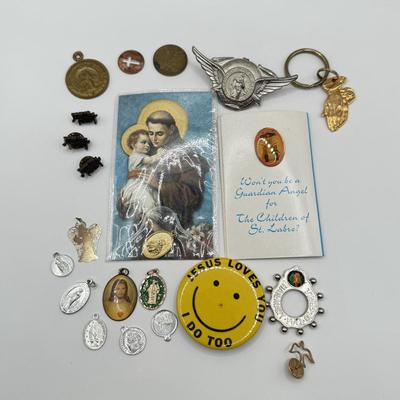 LOT 189J: Religious Pendants, Charms & Pins