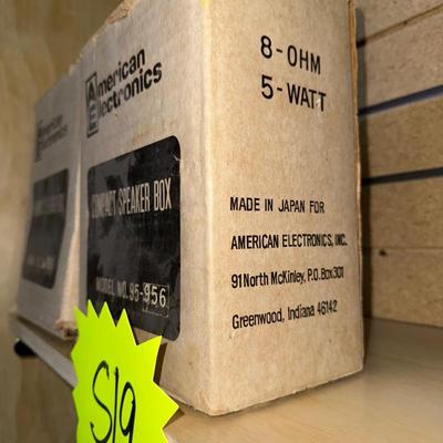 S19-pair of American electronics compact speaker boxes